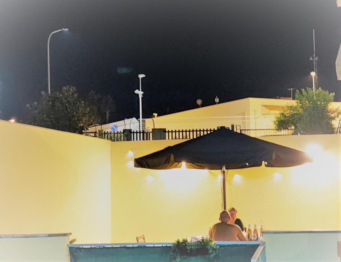 Villa Costanza Casa Vacanze อาโวลา ภายนอก รูปภาพ