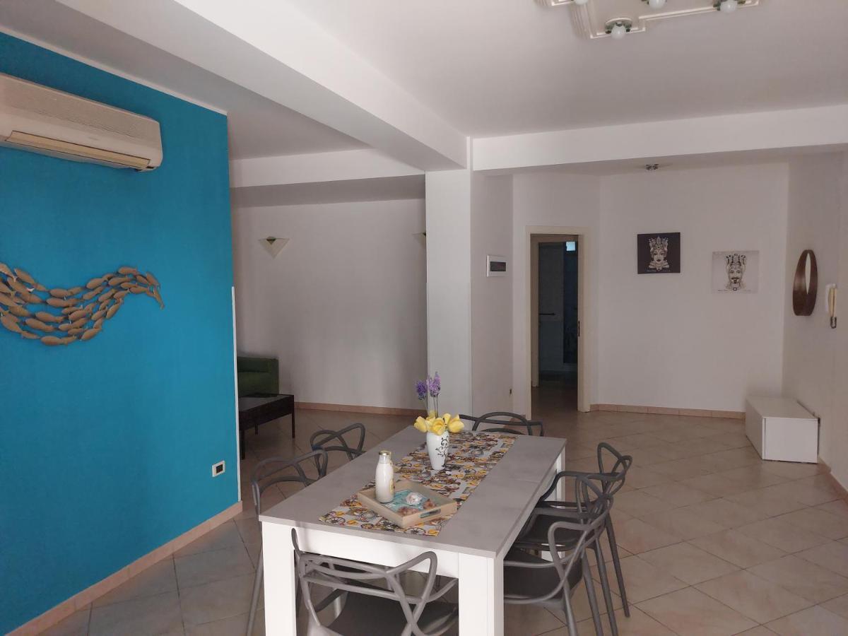 Villa Costanza Casa Vacanze อาโวลา ภายนอก รูปภาพ